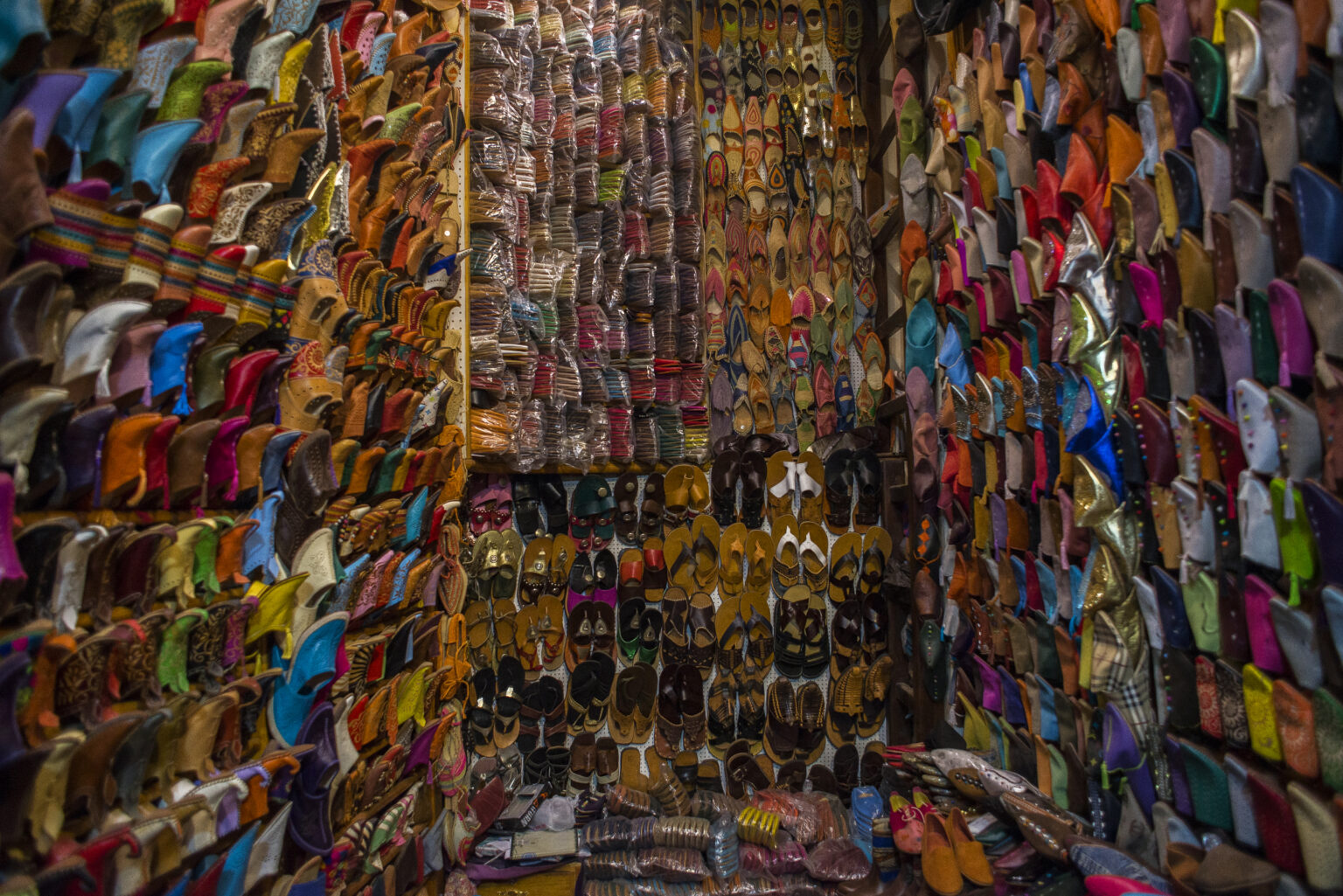 Artigianato in un souk di Marrakech